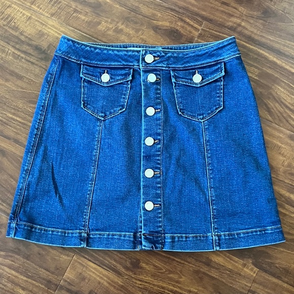 LOFT Dresses & Skirts - ‘2/$15 DEAL’ EUC LOFT Blue Button-Down Denim Jean Skirt